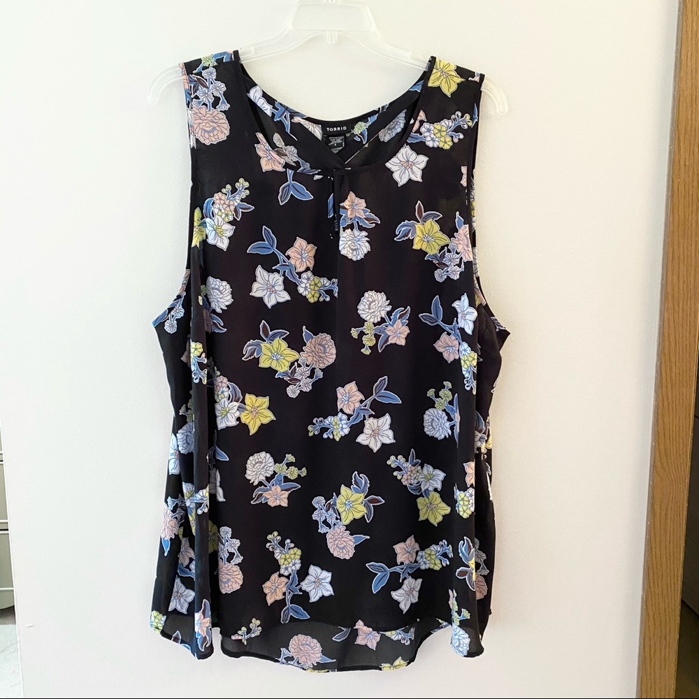 Torrid Floral Criss Cross Top Size 4